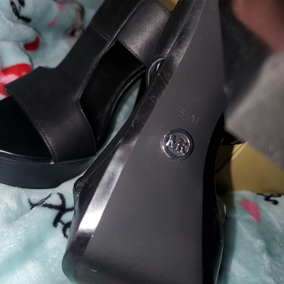 Mk heels - Picture 5 of 6